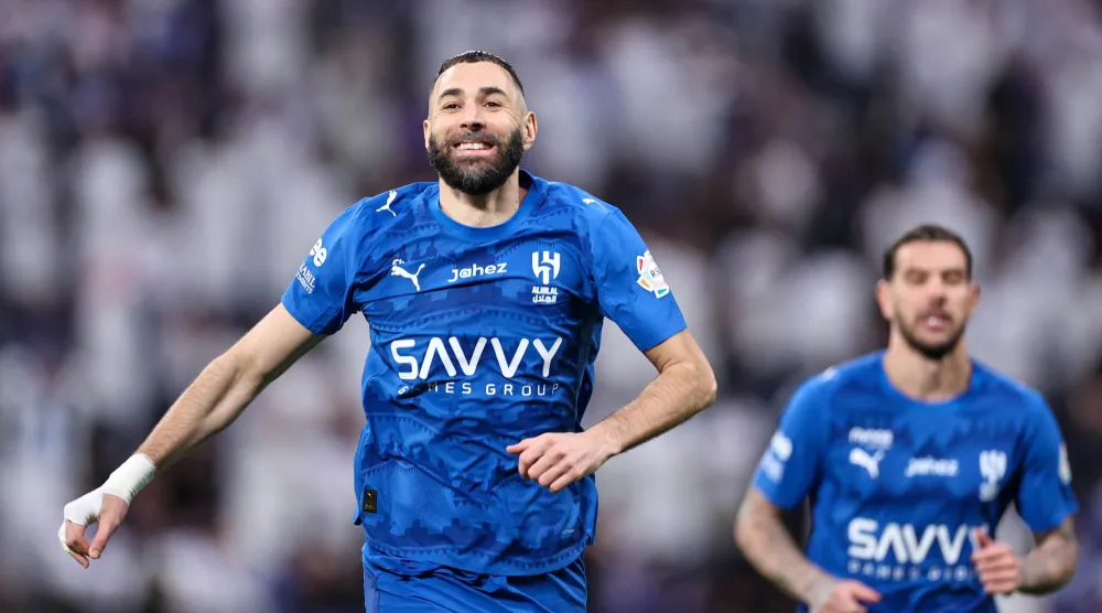 كريم بنزيمة يحتفل بأحد أهدافه في شباك الخلود (تصوير: سعد العنزي)