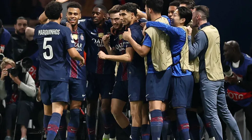 يتواجه المرشحون للتأهل إلى المسابقات الأوروبية التي يغيب عنها باريس سان جيرمان (رويترز)