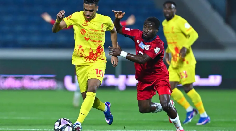 من المواجهة التي جمعت ضمك والقادسية في أبها (واس)