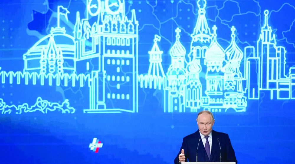 الرئيس الروسي فلاديمير بوتين متحدثاً خلال «المؤتمر السنوي لاتحاد الصناعيين ورجال الأعمال الروس» في موسكو يوم 26 مارس 2026 (أ.ب)