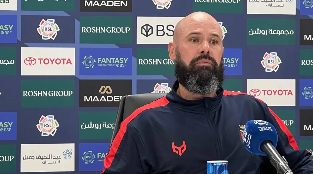 ماوريسيو دولاك مدرب فريق الرياض (الشرق الأوسط)