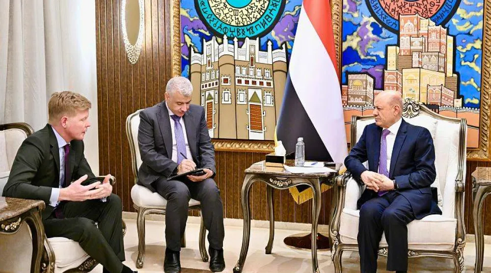 العليمي استقبل في الرياض المبعوث الأممي إلى اليمن هانس غروندبرغ (سبأ)