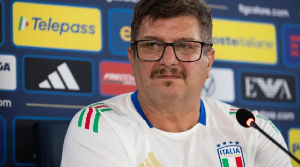 مدرب منتخب إيطاليا تحت 21 عاماً سيلفيو بالديني (الاتحاد الإيطالي)