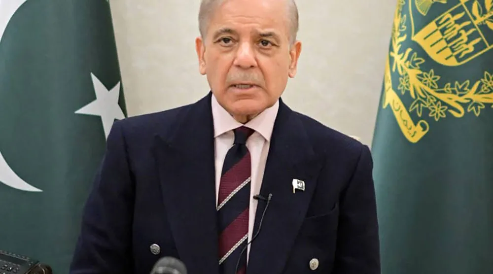 رئيس الوزراء الباكستاني شهباز شريف خلال خطابه للأمة (أ.ف.ب)