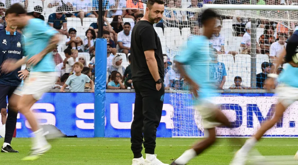 روبرتو دي زيربي مدرب توتنهام هوتسبير (أ.ف.ب)