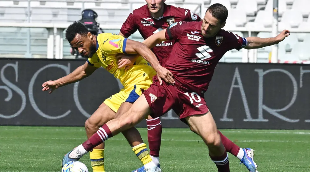 فيرونا خسر من تورينو وتعقدت وضعيته (إ.ب.أ)