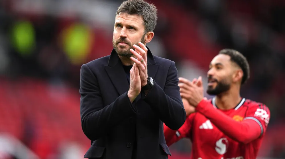 مايكل كاريك مدرب مان يونايتد (د.ب.أ)