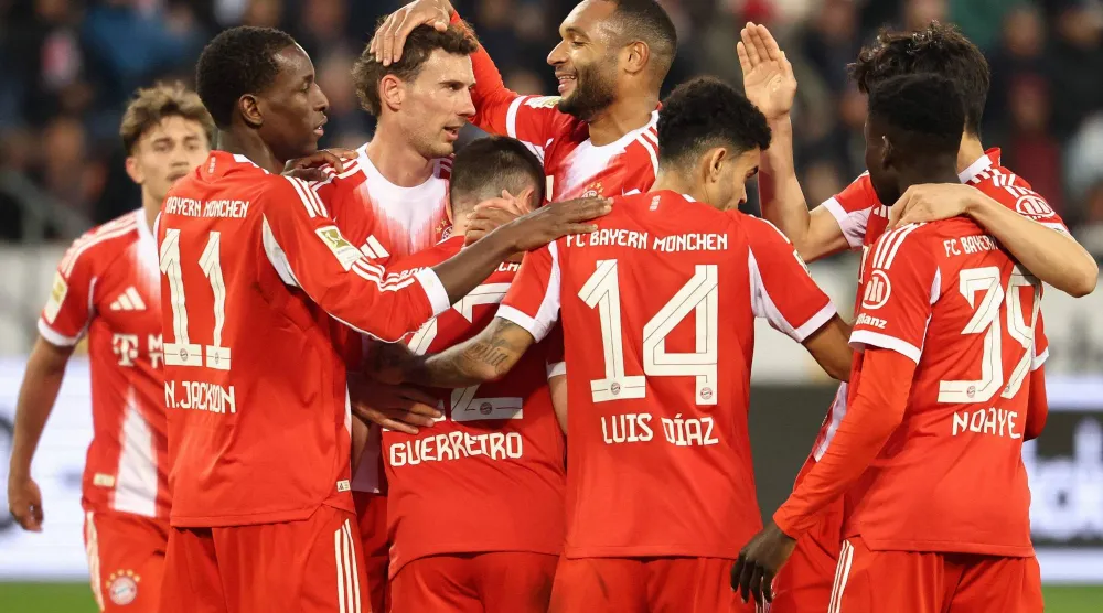 فرحة بافارية بأحد الأهداف في المباراة (أ.ف.ب)