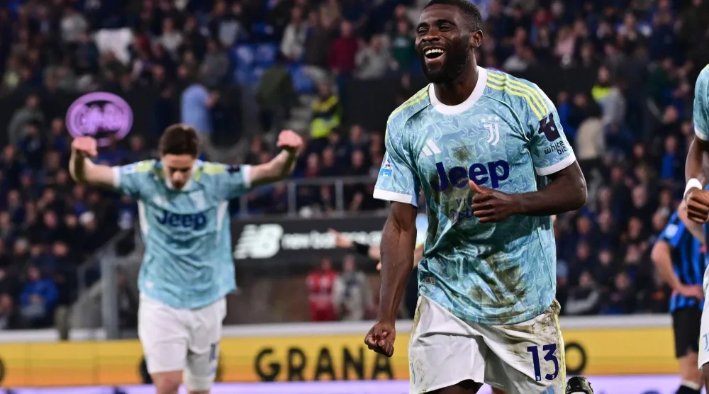 بوغا لاعب اليوفي محتفلا بالهدف (إ.ب.أ)