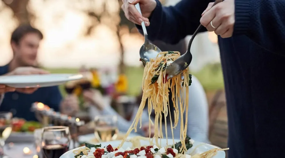 المعكرونة تصنف غالباً ضمن الكربوهيدرات المكررة التي ينصح بتناولها باعتدال (جامعة ولاية أوهايو)