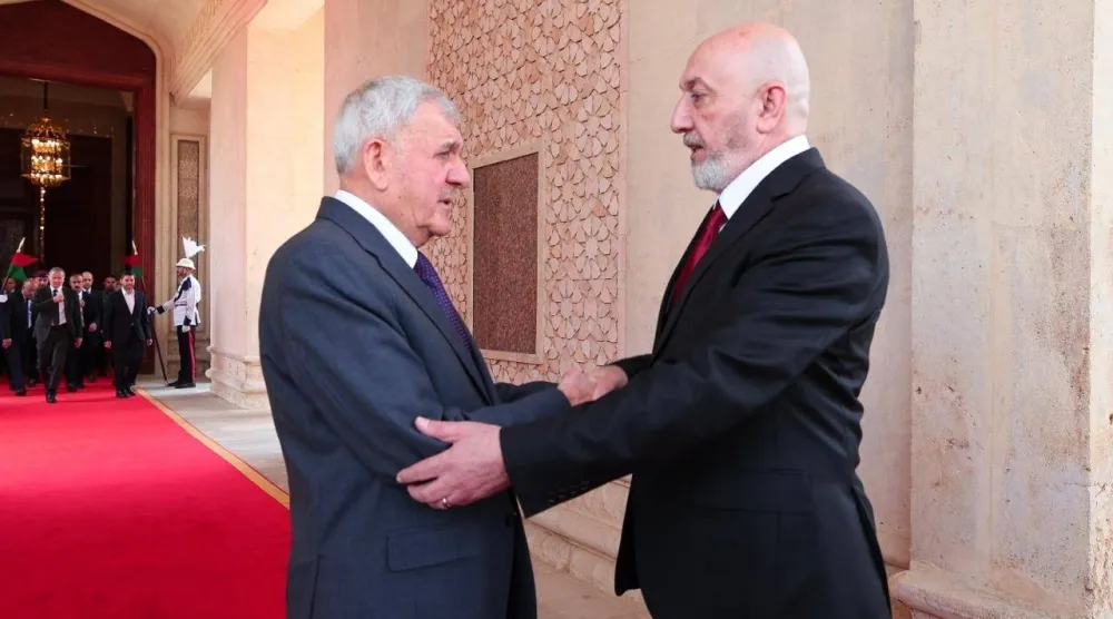 من التسلم والتسليم في «قصر بغداد» (واع)