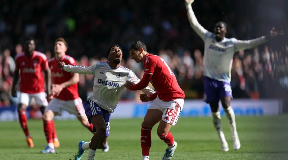 أستون فيلا اكتفى بالتعادل مع مضيّفه نوتنغهام فورست (رويترز)