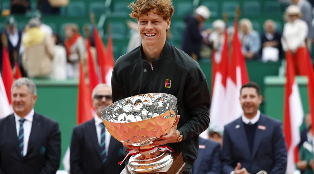 الإيطالي يانيك سينر بطل دورة مونت كارلو (إ.ب.أ)