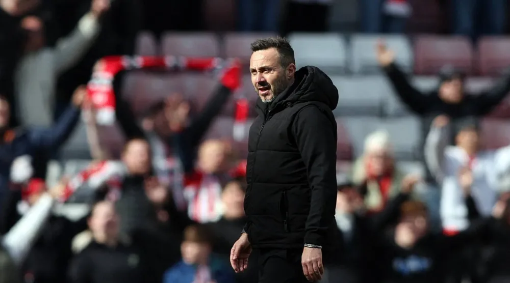 روبرتو دي زيربي المدير الفني لفريق توتنهام هوتسبير (رويترز)