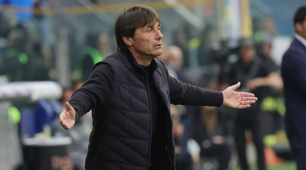 أنطونيو كونتي المدير الفني لفريق نابولي (د.ب.أ)