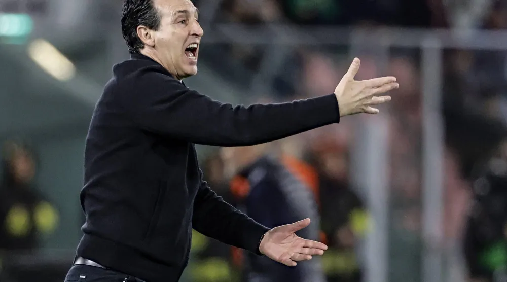 أوناي إيمري المدير الفني لفريق أستون فيلا (إ.ب.أ)