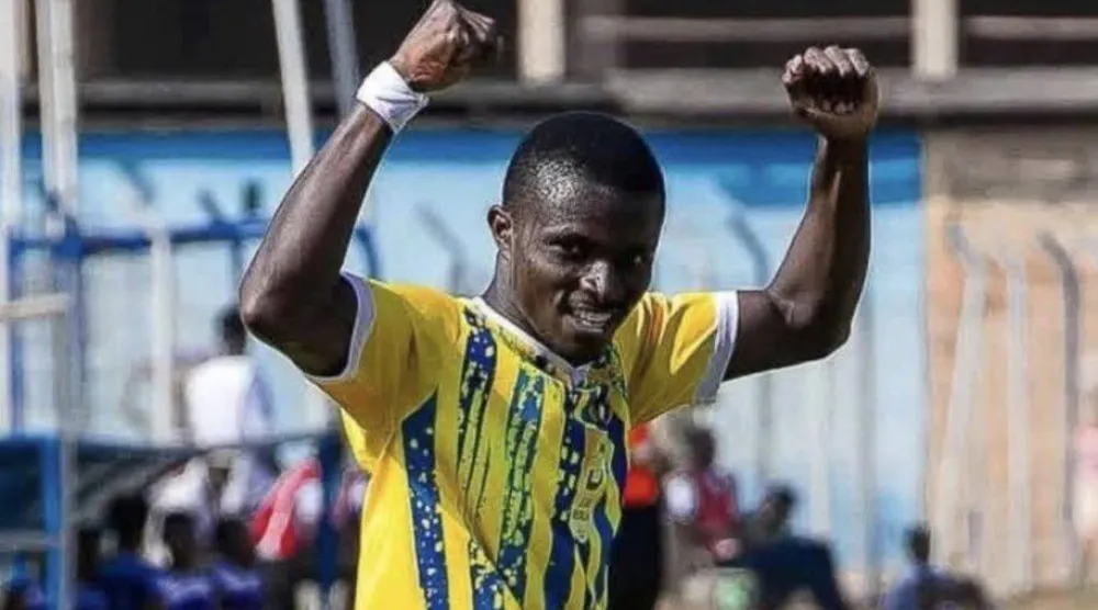 دومينيك فريمبونغ جناح فريق بيريكوم تشيلسي (غانا سكور)