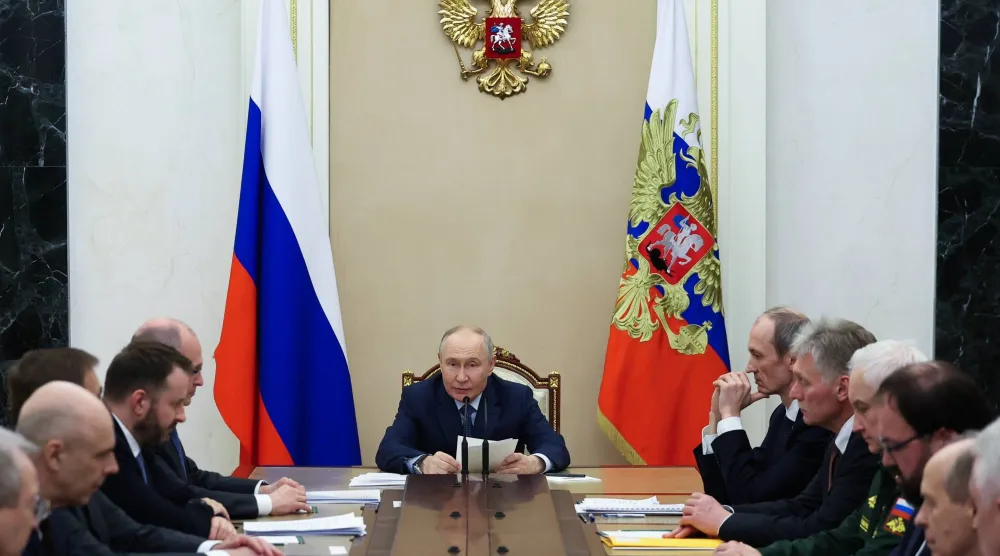 الرئيس الروسي فلاديمير بوتين خلال اجتماع في الكرملين بموسكو 10 أبريل 2026 (إ.ب.أ)