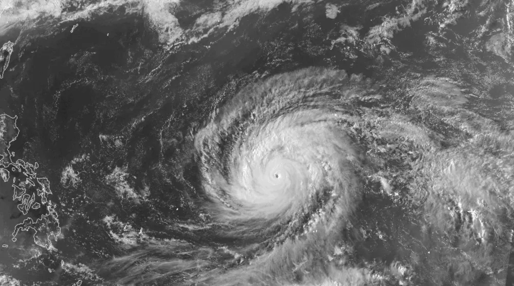  This satellite image provided by the National Oceanographic and Atmospheric Administration (NOAA) shows Super Typhoon Sinlaku in the Pacific Ocean, Monday, April 13, 2026. (NOAA via AP) 
