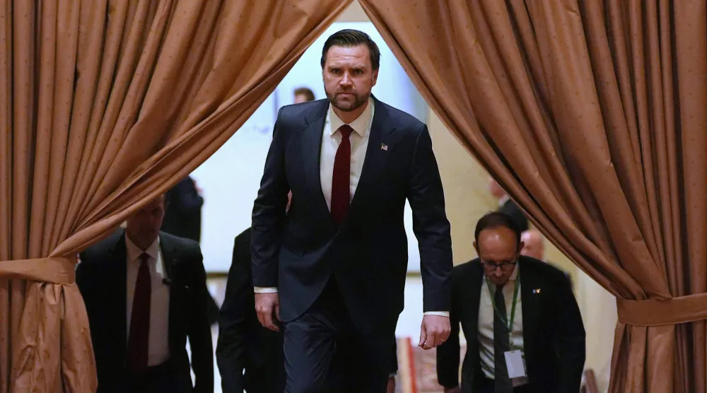 نائب الرئيس الأميركي جي دي فانس خلال تواجده في إسلام آباد لقيادة وفد التفاوض الأميركي (أ.ف.ب)