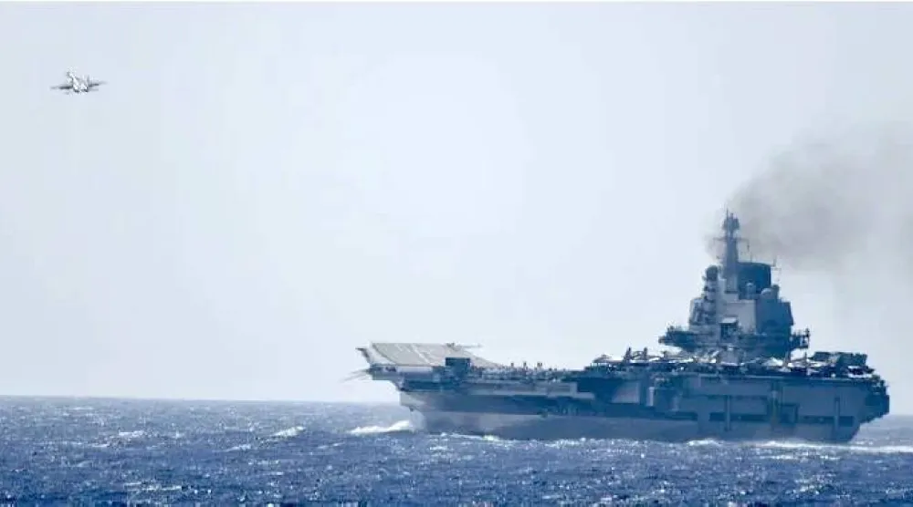 قال الجيش الأميركي إن السفينة عبرت على طول مسارات معروفة بتجارة المخدرات (المعهد البحري الأميركي)