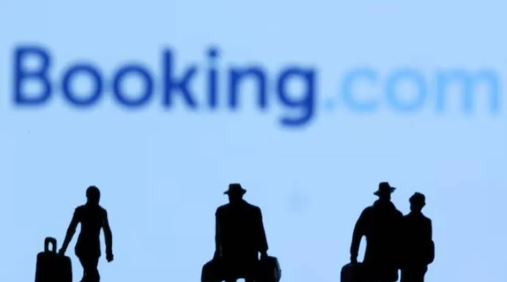 تتمتع «بوكينغ دوت كوم» بقاعدة بيانات تضم أكثر من 30 مليون مكان إقامة حول العالم (رويترز)