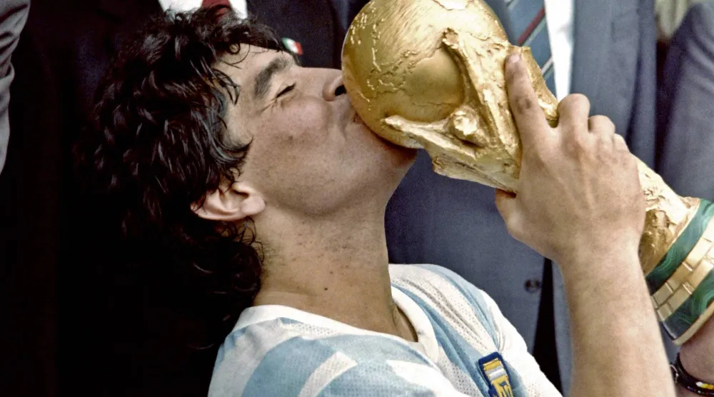 بدء محاكمة جديدة بشأن ملابسات وفاة مارادونا (أ.ف.ب)