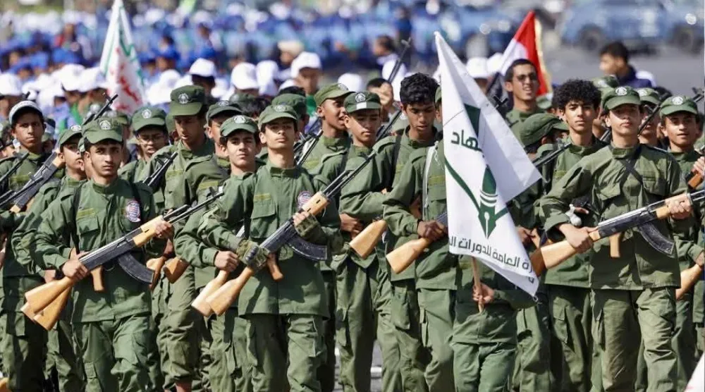 الحوثيون يستهدفون نصف مليون طفل بتعبئة طائفية متطرفة (إعلام محلي)