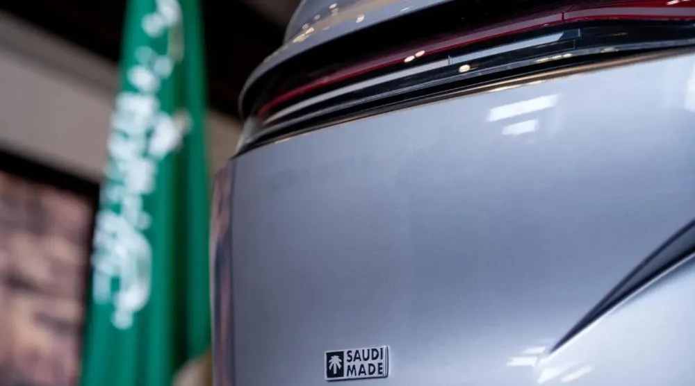 سيارة «لوسيد» بشعار «صنع في السعودية» (واس)
