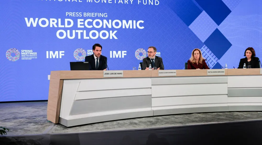 خلال إطلاق تقرير صندوق النقد الدولي عن «آفاق الاقتصاد العالمي» في واشنطن (أ.ف.ب)