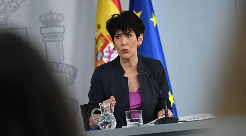 وزيرة الهجرة الإسبانية إلما سايز (إ.ب.أ)