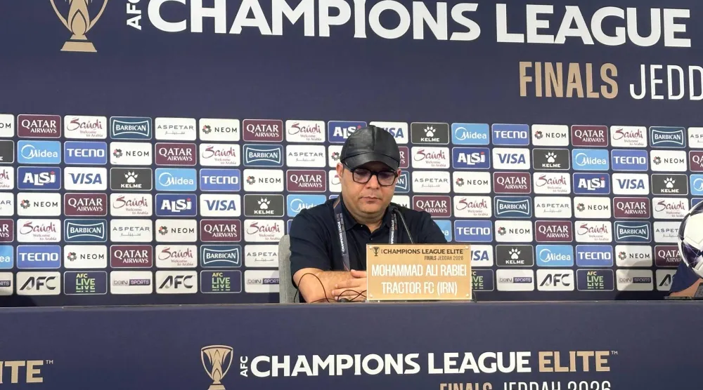  محمد علي ربيعي مدرب فريق تراكتور الإيراني خلال المؤتمر الصحافي (الشرق الأوسط)