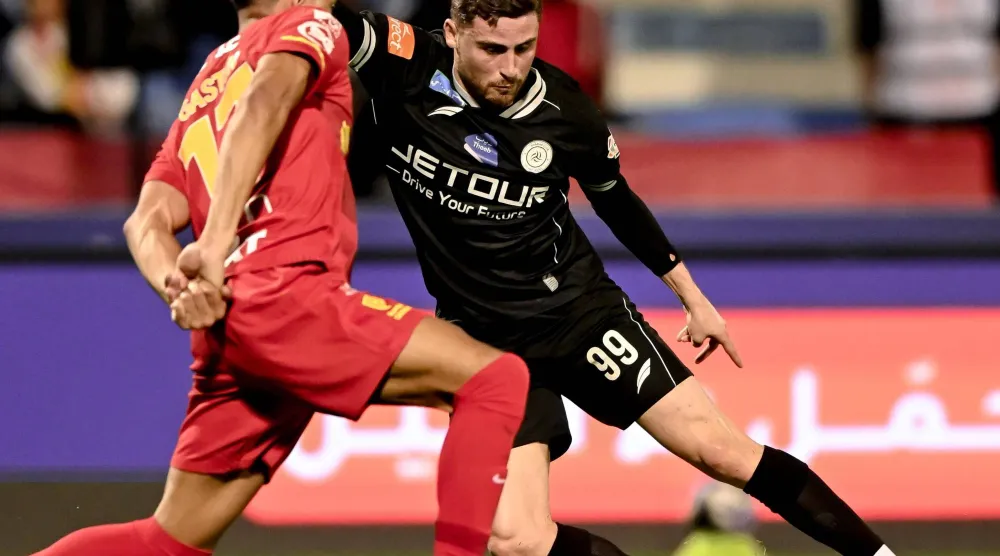 عزايزه لاعب الشباب قدم أداء لافتا في المباراة (موقع نادي الشباب)