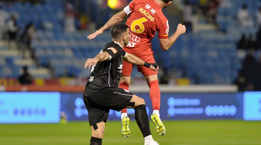 من المواجهة التي جمعت القادسية والشباب في الدمام (واس)