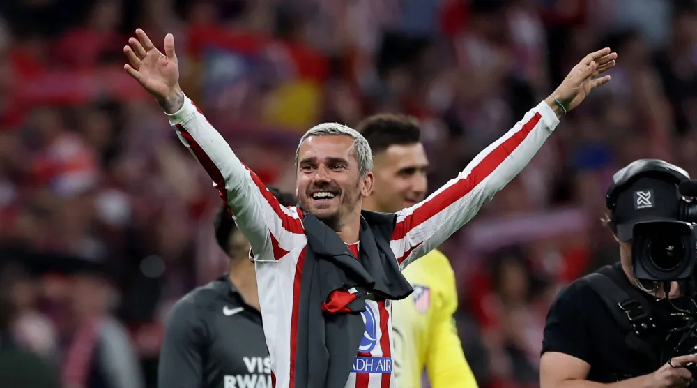 غريزمان يحلم بنهاية رائعة بعد إقصاء برشلونة في موسم الوداع (أ.ف.ب)