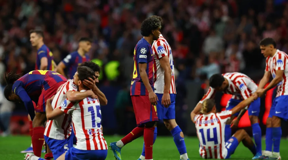 خسارة برشلونة أمام أتلتيكو مدريد في دور الثمانية (رويترز)