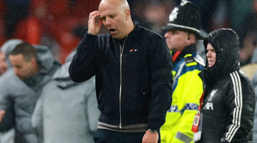 الاتهامات توزعت بين المدرب سلوت وخياراته الفنية (رويترز)