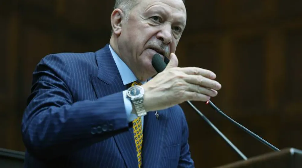 الرئيس التركي رجب طيب إردوغان متحدثاً في البرلمان التركي يوم 15 أبريل (الرئاسة التركية)