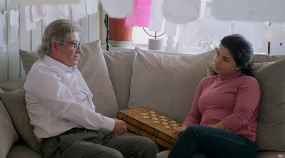 مشهد من فيلم «أحضان وقضبان» (إدارة المهرجان)