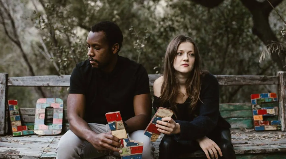 عادات قد تُعرقل نجاح العلاقات (بكسلز)