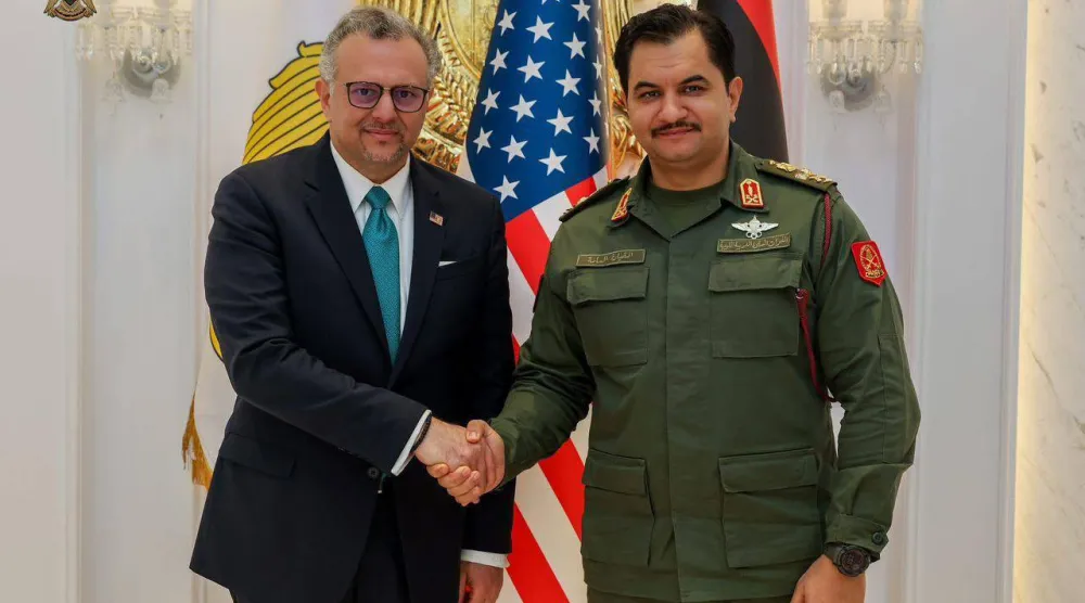 لقاء سابق بين صدام حفتر ومسعد بولس في بنغازي (إعلام القيادة العامة)