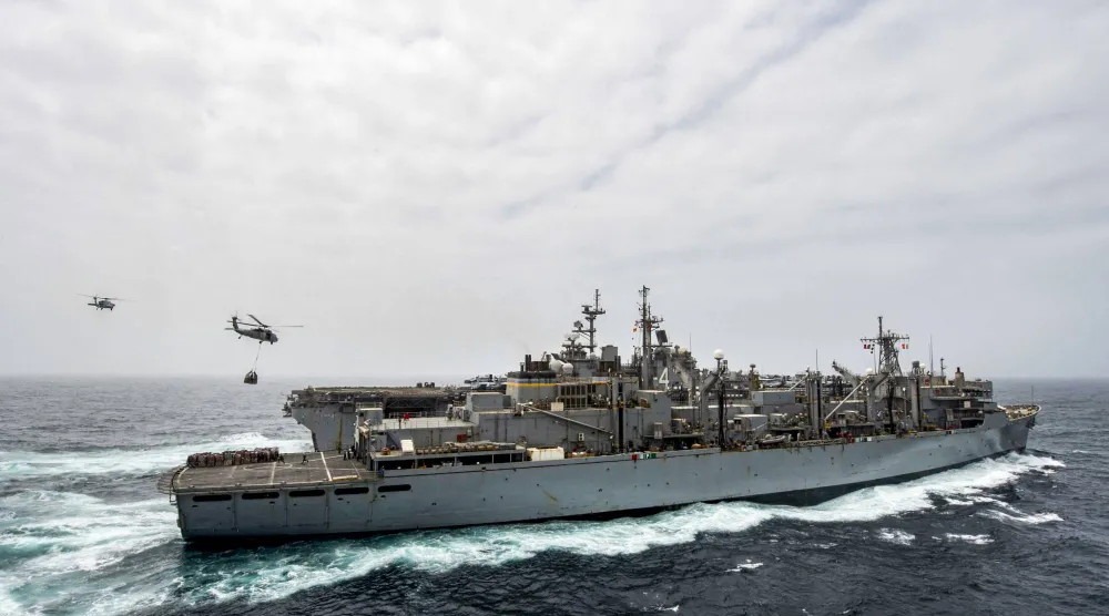 «يو إس إس بوكسر» التي تحمل قوة من «مشاة البحرية - المارينز» تبحر في الشرق الأوسط (أرشيفية - أ.ف.ب)