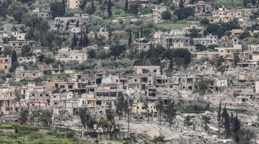 جانب من الدمار جراء الغارات الإسرائيلية على جنوب لبنان (أ.ف.ب)