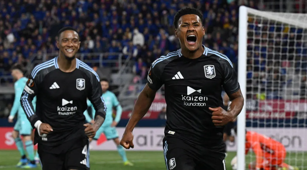 واتكينز نجم أستون فيلا المتألق سجل هدفين من ثلاثية الفوز على بولونيا ذهابا (رويترز)