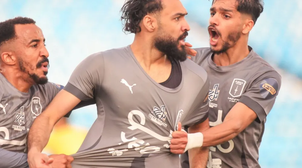 فرحة لاعبي أبها بهدف الفوز على جدة (نادي أبها)