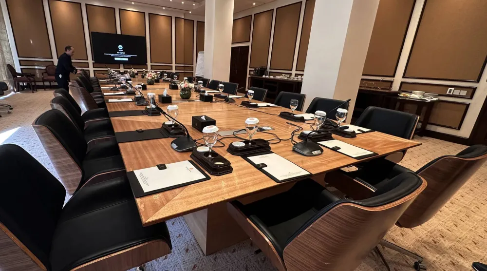 قاعة مؤتمرات في فندق سيرينا، الذي استضاف سابقًا محادثات السلام الإيرانية الأميركية في إسلام آباد (إ.ب.أ)