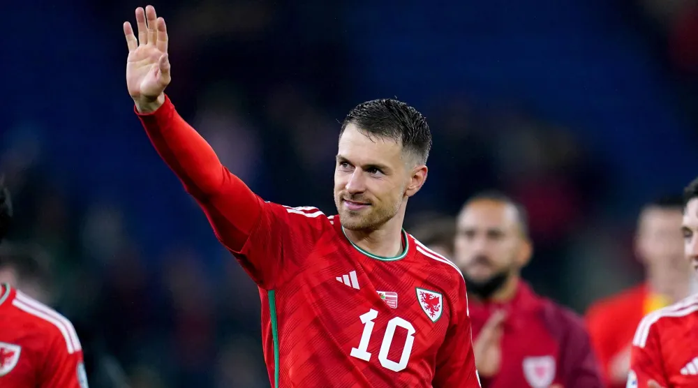 آرون رامزي يودع ملاعب «الساحرة المستديرة» بعد مسيرة رائعة (غيتي)