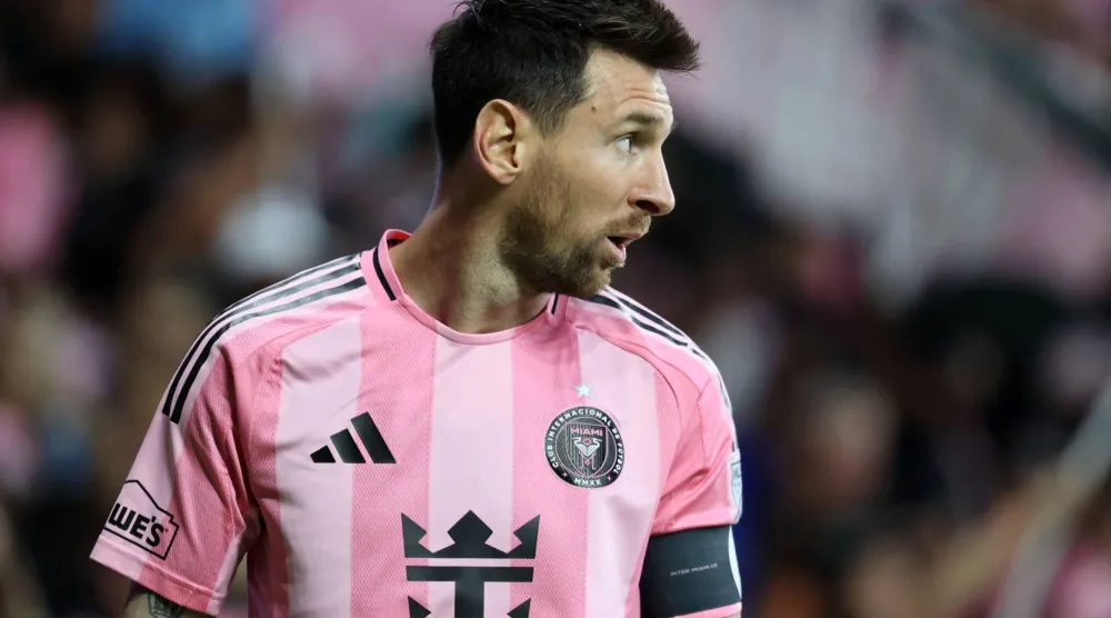 مجموعة «في آي دي» للترفيه الموسيقي وتنظيم الفعاليات رفعت دعاوى احتيال وخرق عقد ضد ميسي (أ.ف.ب)