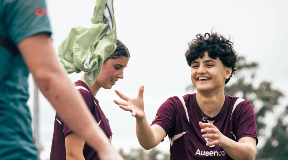 قالتا نود أن نعرب عن عميق امتناننا للحكومة الأسترالية (نادي بريزبين رور)