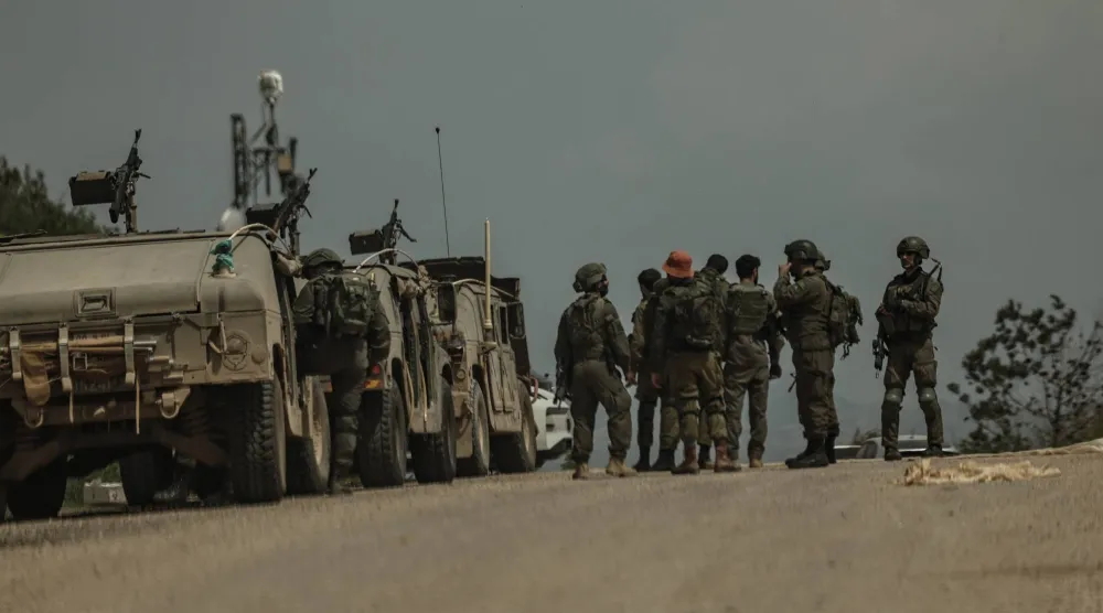 جنود إسرائيليون قرب الحدود اللبنانية (إ.ب.أ)